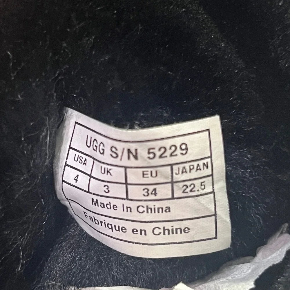 UGG Australia Tall Classic Suede‎ Sheepskin Boots Womens Black Size 4 Fur Cozy